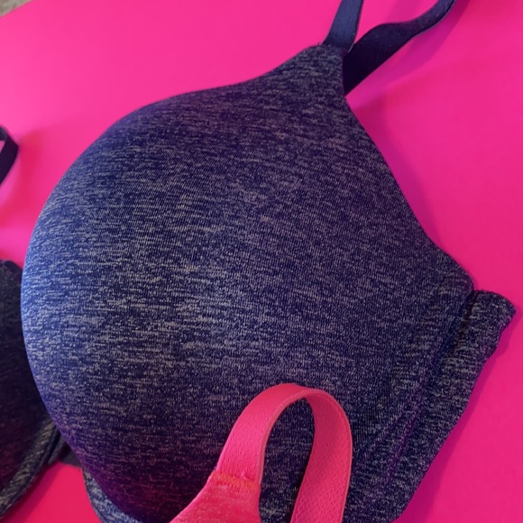 2 Victoria’s Secret bras 34D - Picture 4 of 9